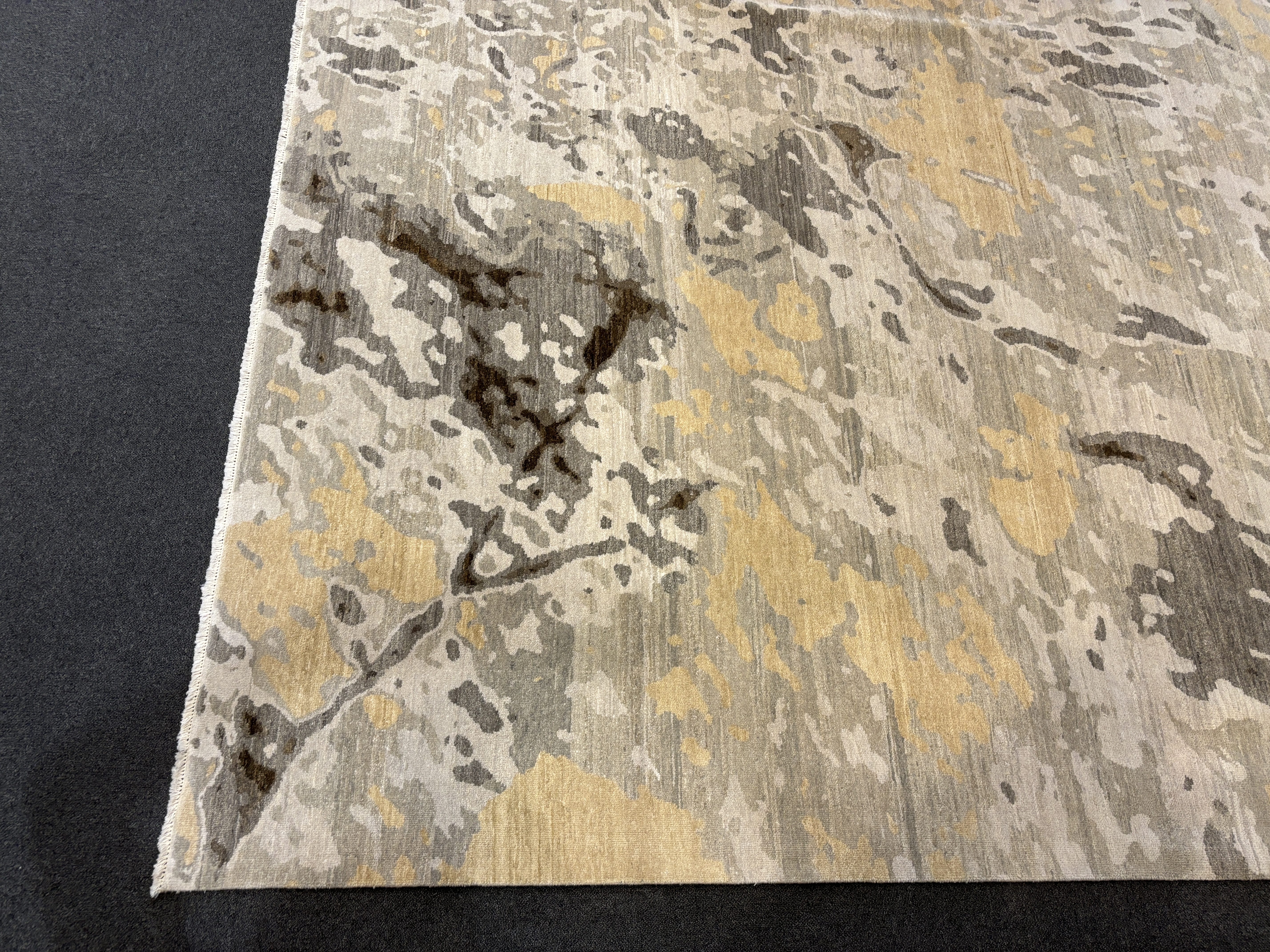 A Luke Irwin Sorrento carpet, 411 x 337cm